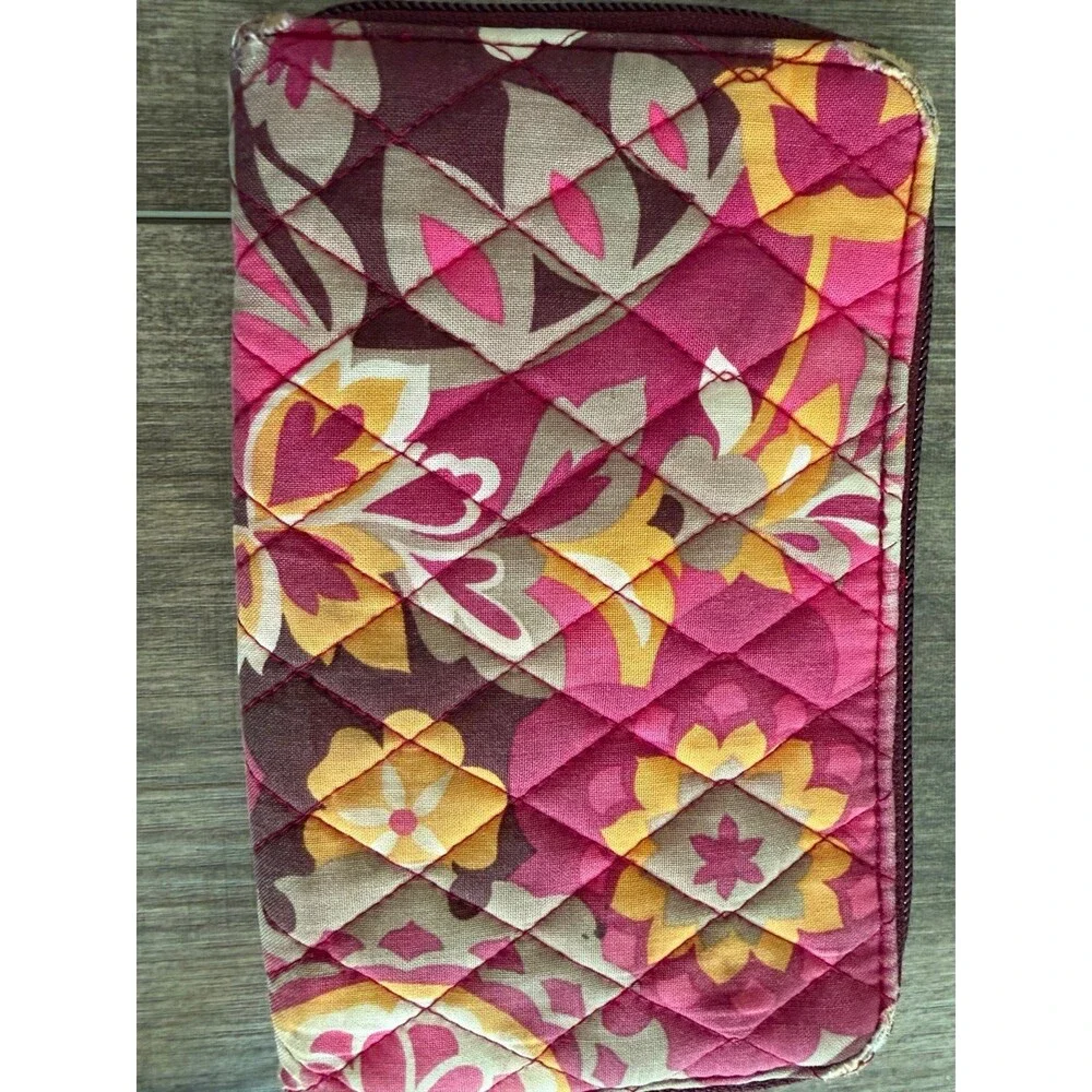Vera Bradley Carnaby Zip Around Wallet Wristlet Quilted Pink Floral